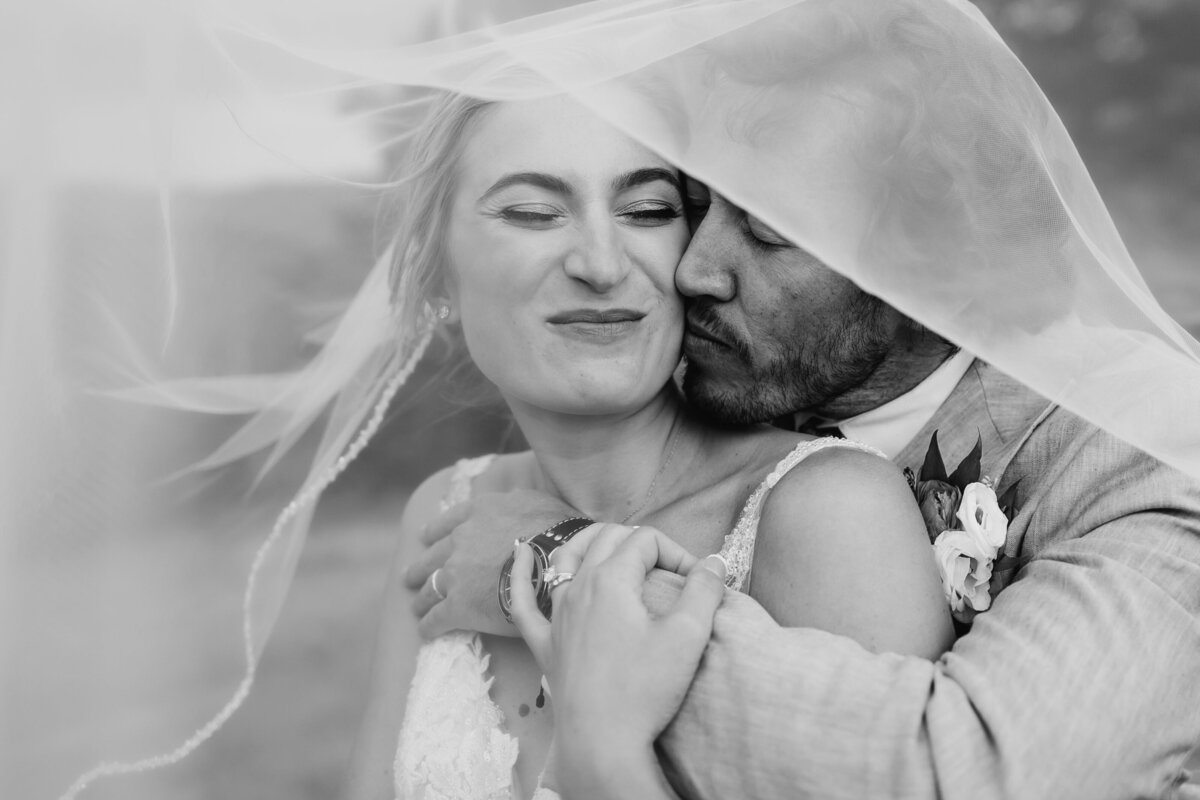 new-england-wedding-photographerLuna-munn-photography-sugarbush-vermont-wedding-taylor-sam1223