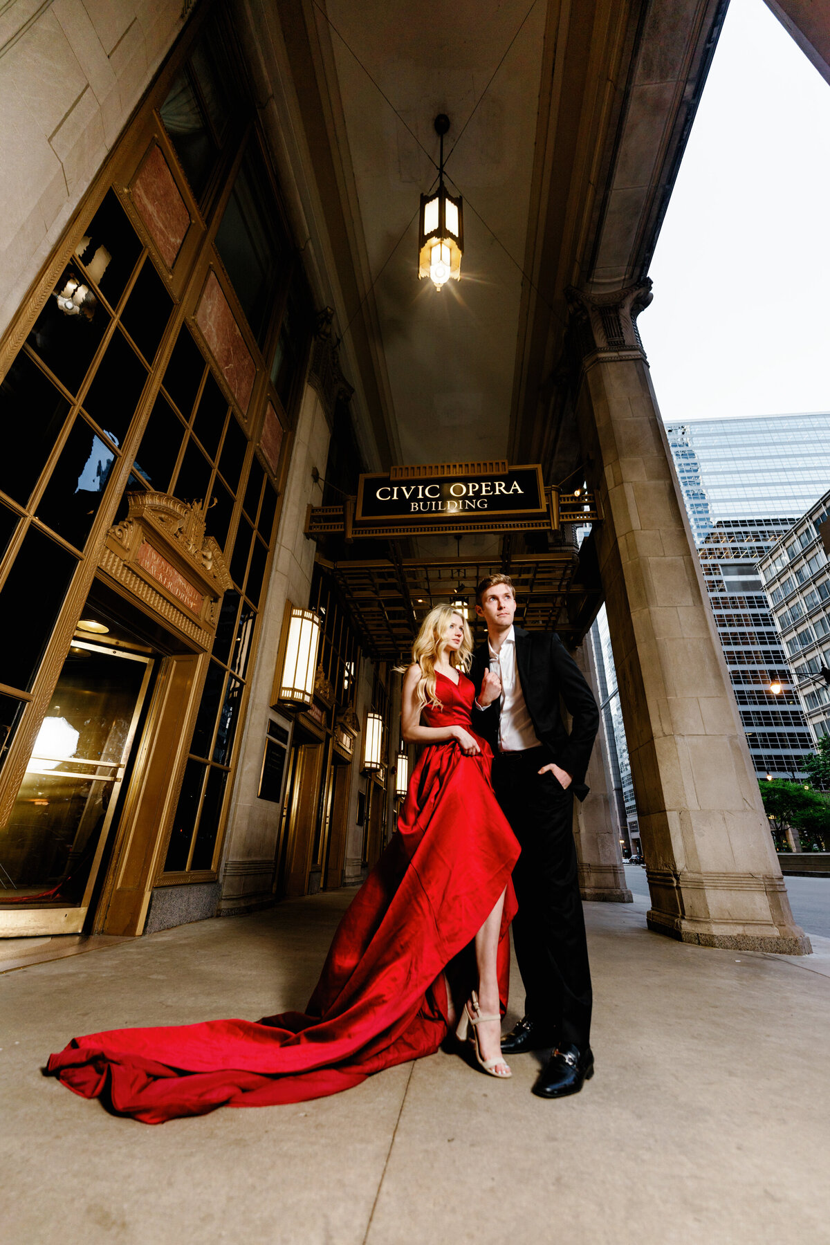 Aspen-Avenue-Chicago-Wedding-Photographer-Lyric-Opera-House-Elegant-Timeless-Classic-Luxury-Downtown-True-to-Color-Bold-Romantic-Chicago-Theater-Lurie-Garden-FAV-107