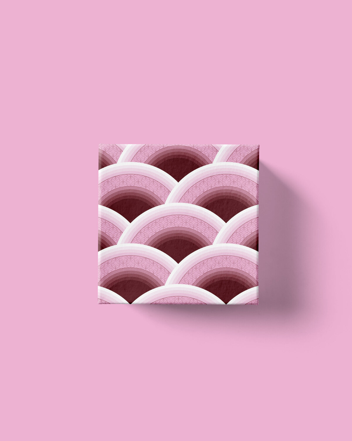 MEHR verpakking met roze grafisch patroon
