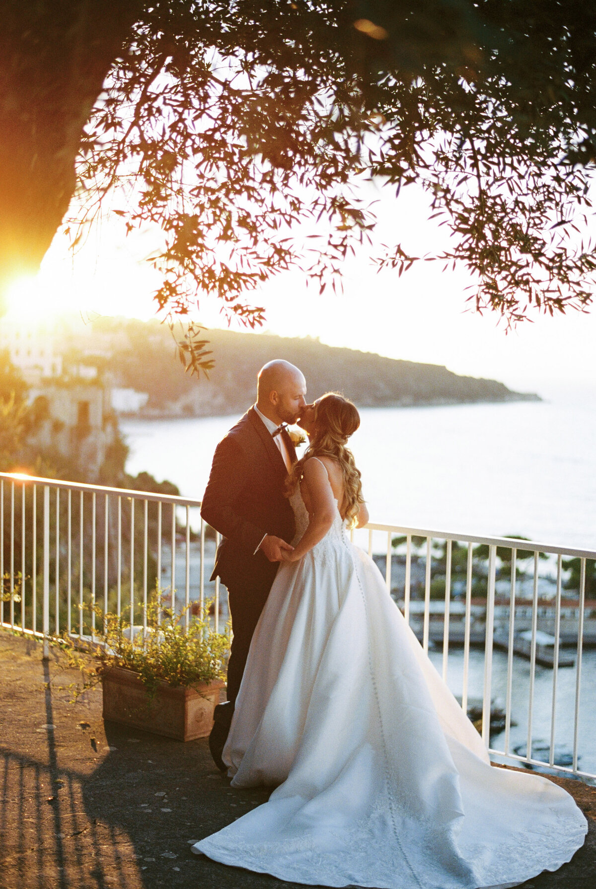 villa-silvana-35mm-film-analogue-wedding-photos-236