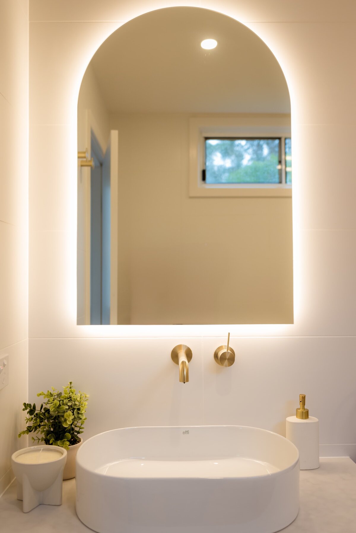Chatswood_Renovation_Bathroom 1 mirror