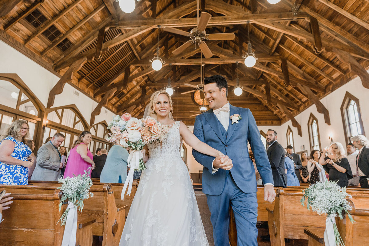 tara-tomlinson-chantilly-chic-elope-tampa-bay-historic-chapel-8