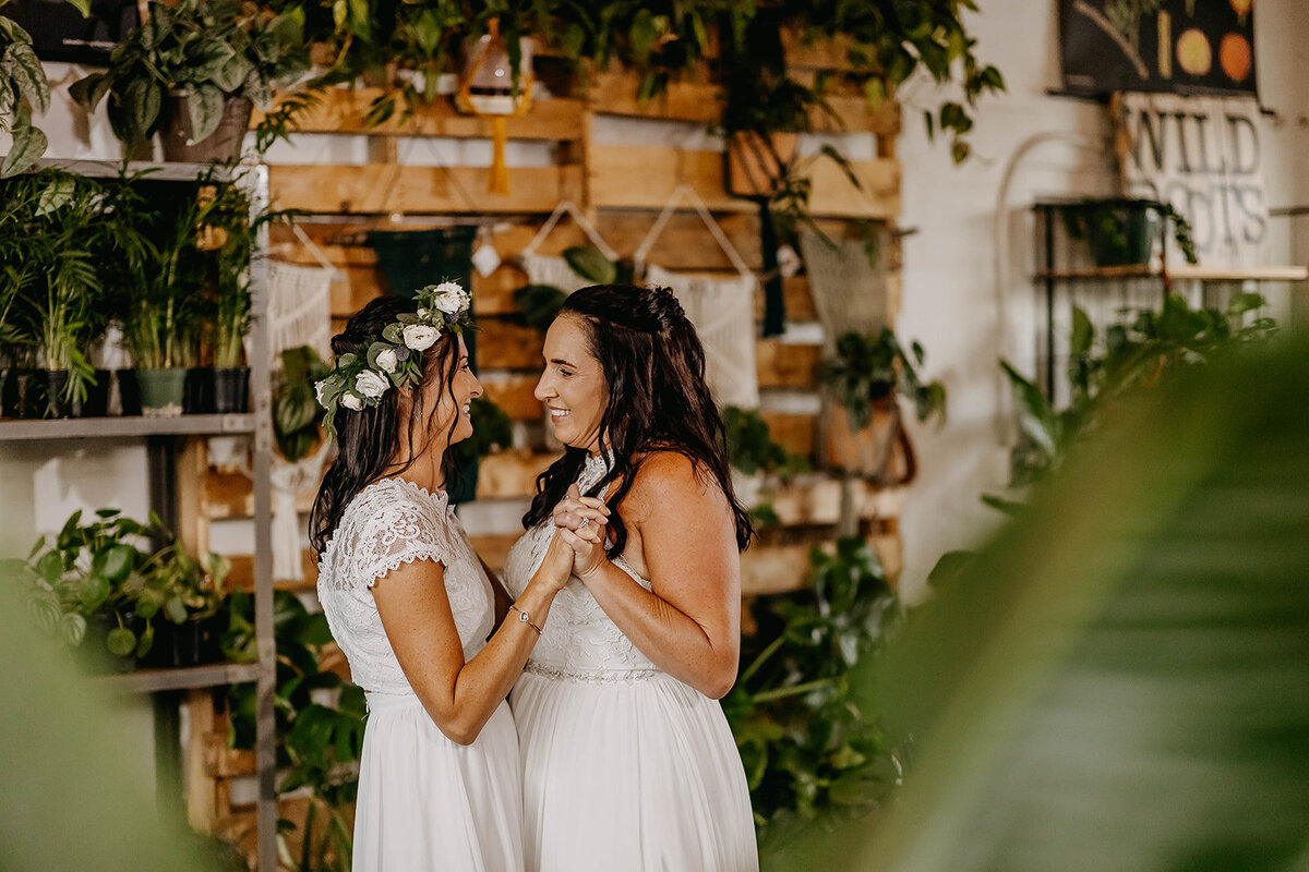 rad-red-wild-roots-unique-wedding-venue-chantilly-chic-celebrations-20