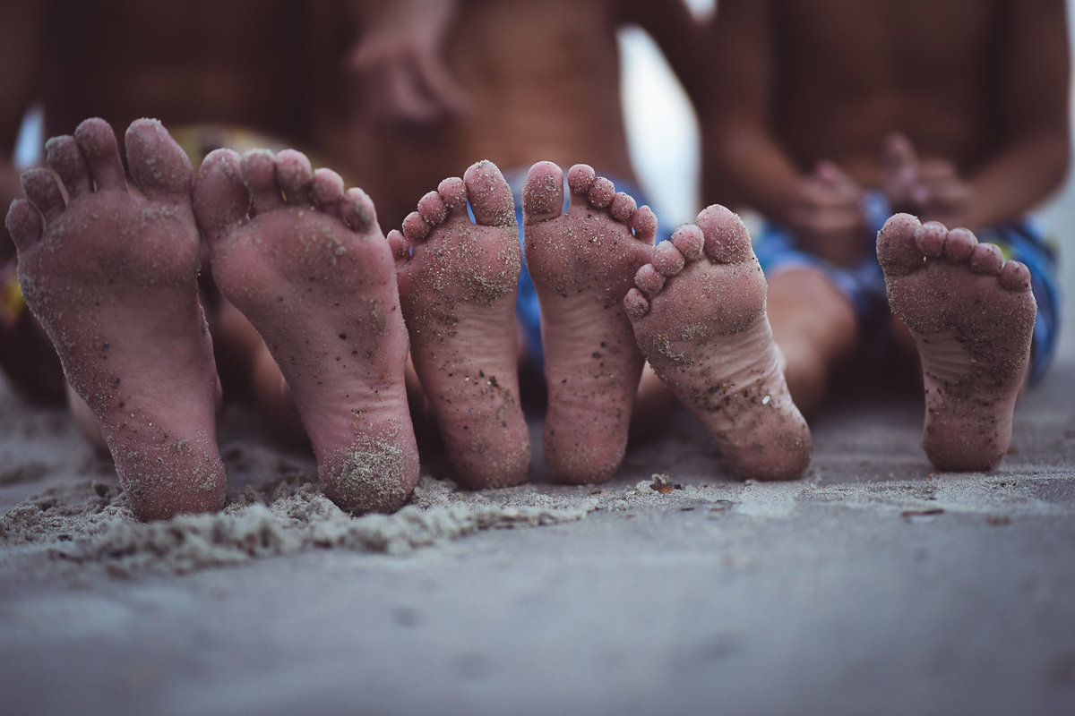 feet candid meredith sands photography bend oregon photographer