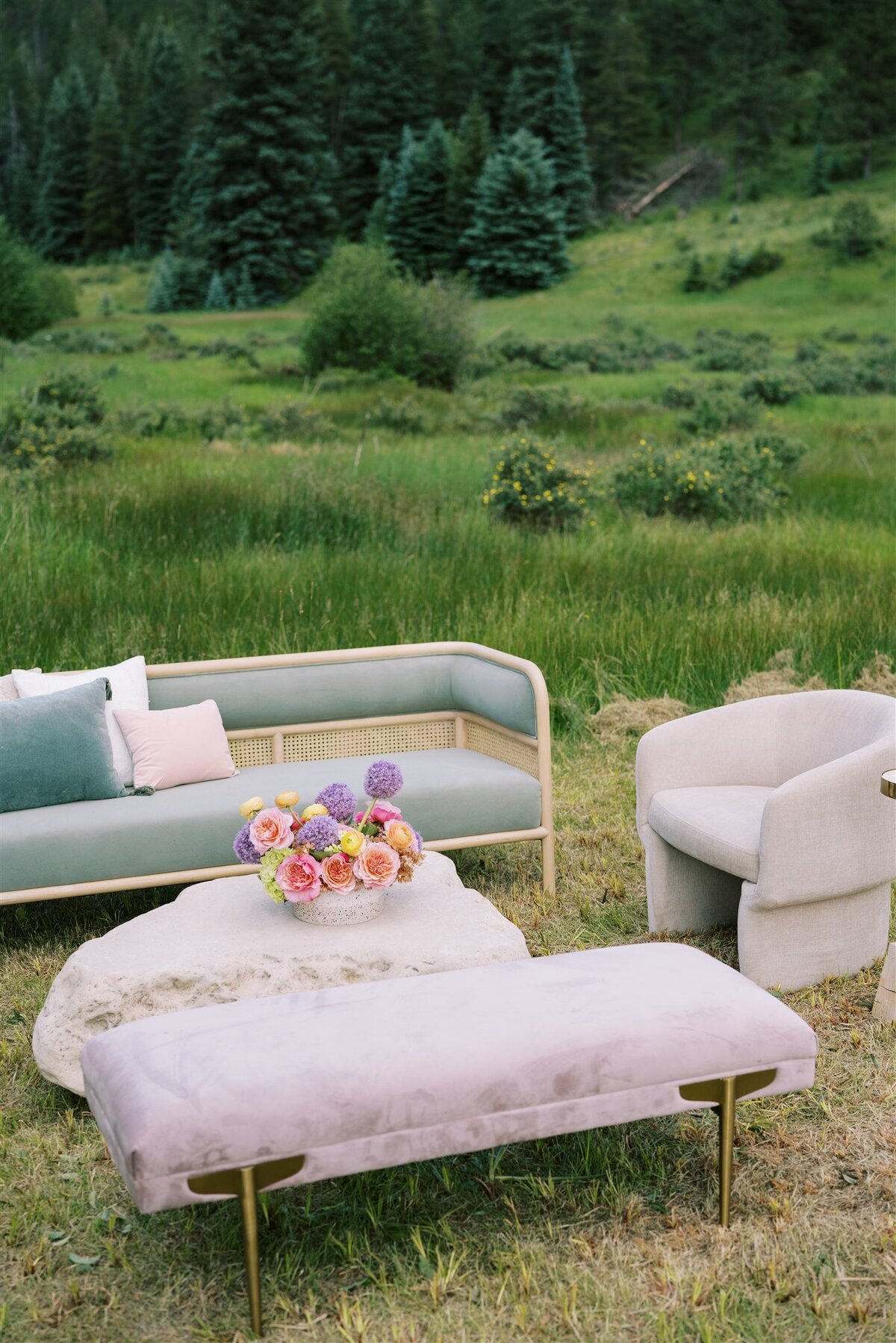 Colorado-wedding-planner-ranch-wedding-decor-cocktail-hour