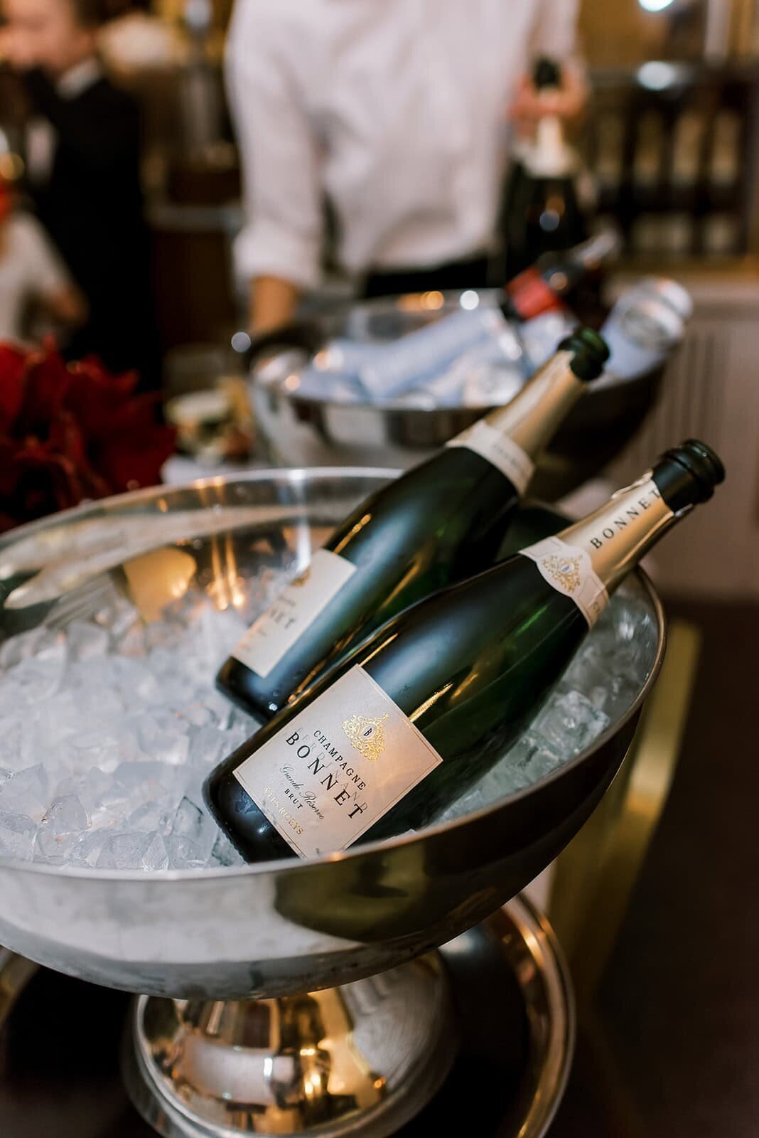 Destination Wedding Photographer Stockholm Anna Lundgren Winter City Wedding at Diplomat, Hedvig Eleonora Church, Dramaten and Teatergrillen Stockholm Sweden_022