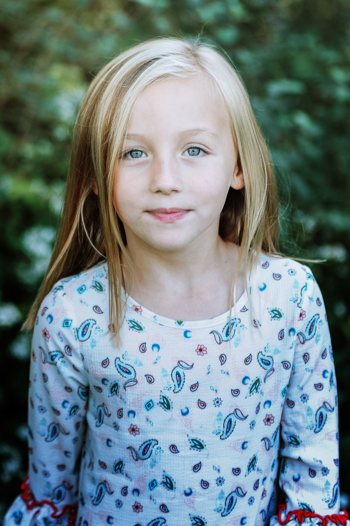 Child Photography blonde hair blue eyed girl