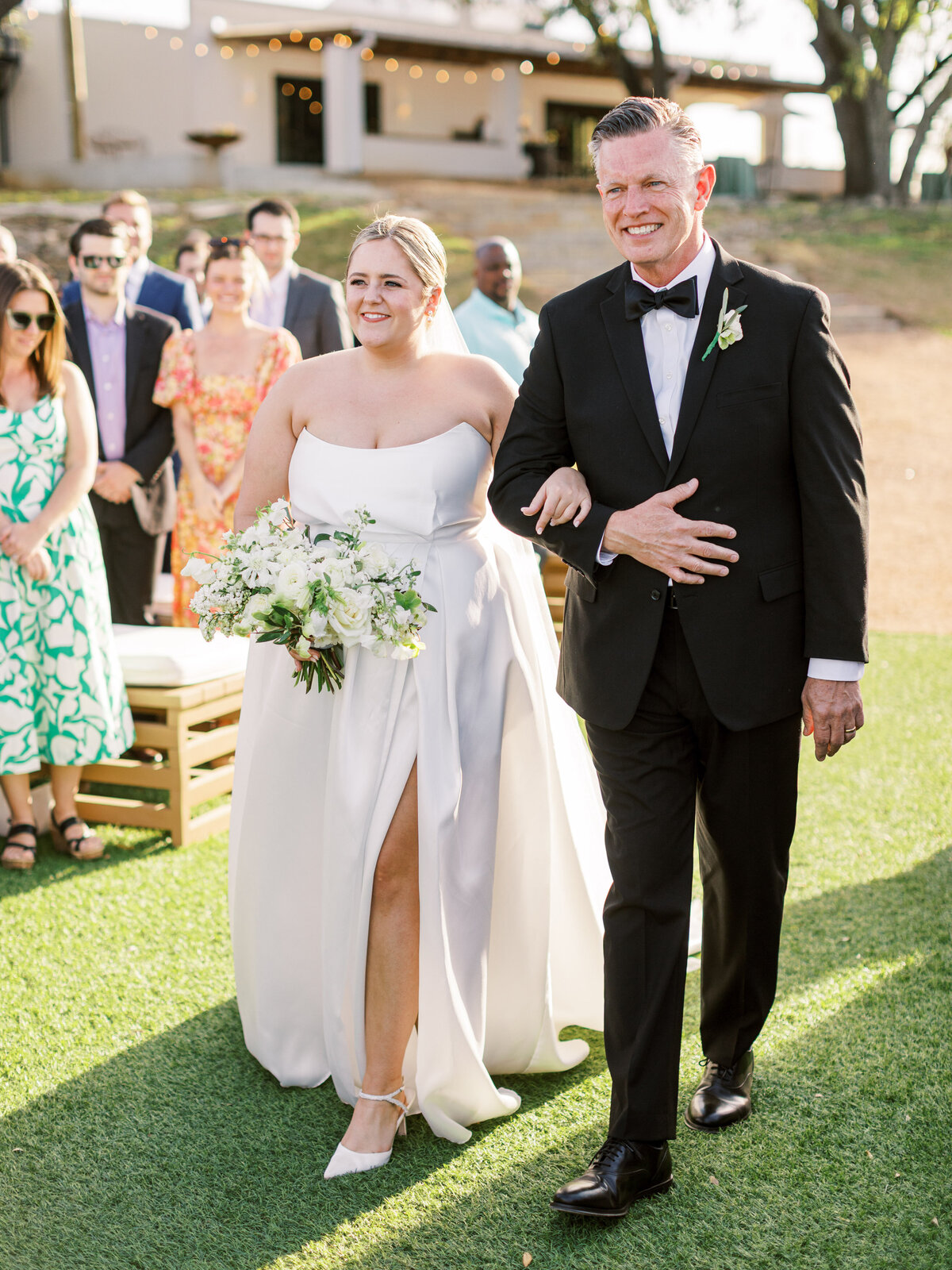 timeless-wedding-ceremony-dallas-outdoor-lazy-s-hacienda-venue-10