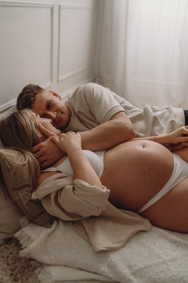 Maternity Studio Photoshoot Hampshire- Carley Aplin -168