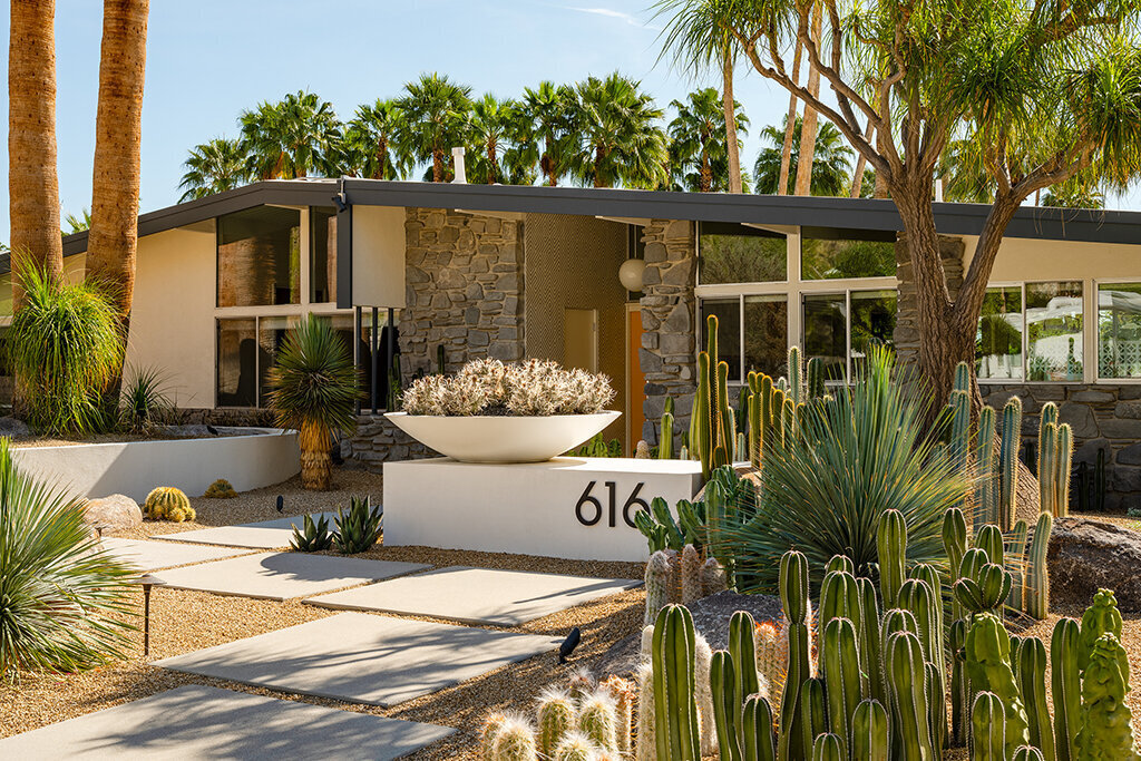 Landscape design at Palm Springs residence designed by Los Angeles architect