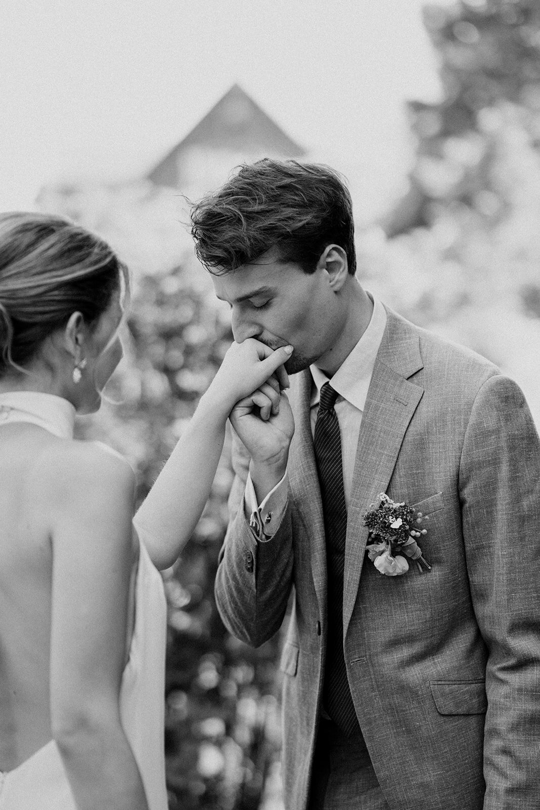 Herentals, salon weddings, moody, authentiek, alternatief trouwen,bruid, 2026, elopent, intiem, spontaan, tijdloos, trouwfotograaf, antwerpen-132