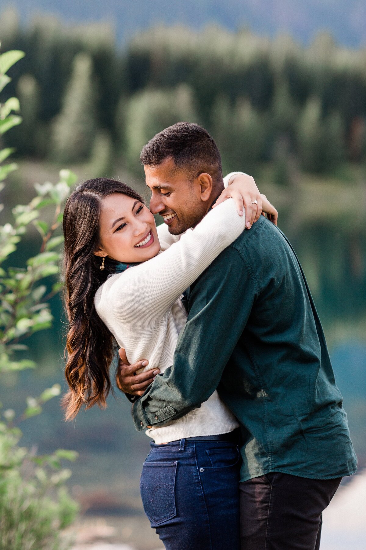 Gold Creek Pond Engagement_Megan Montalvo Photography_0023