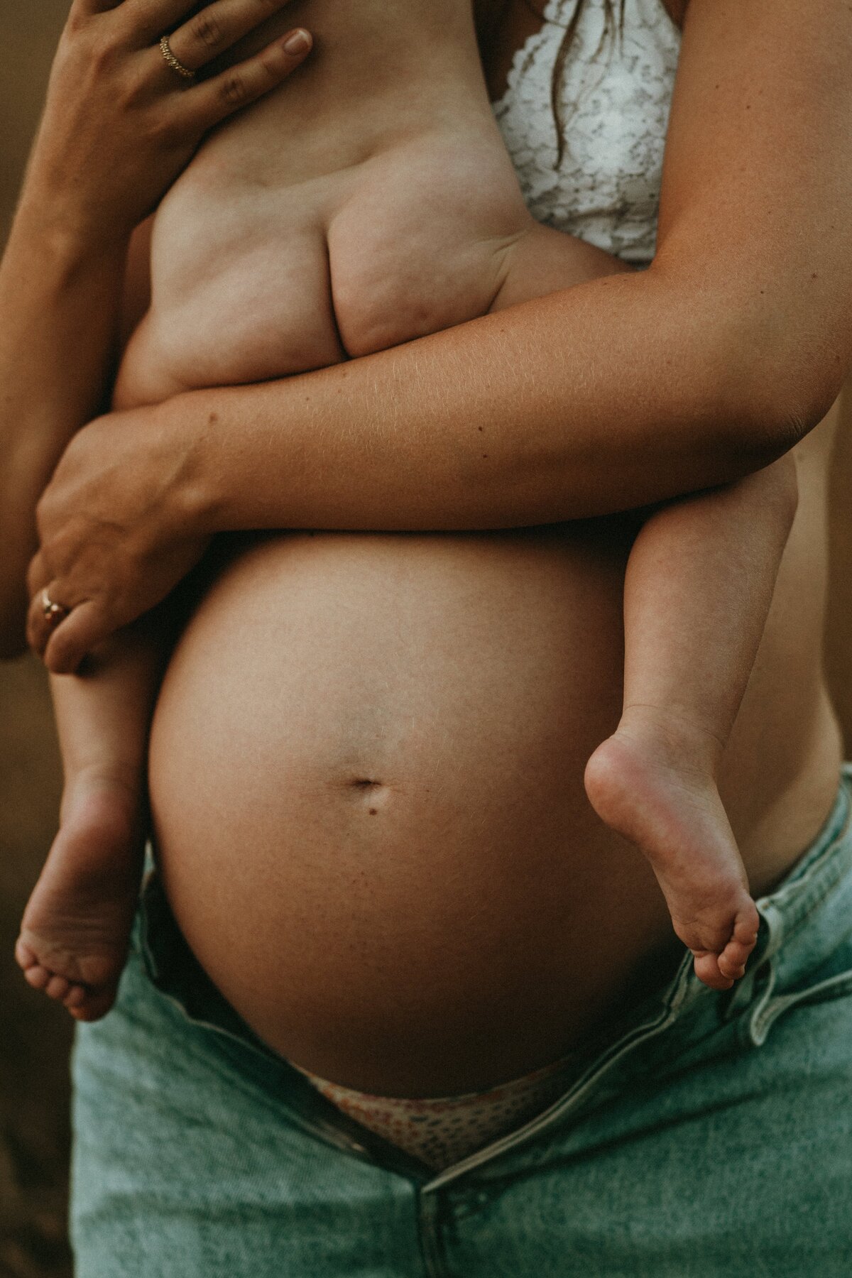Zwangerschapshoot alkmaar zwanger baby fotoshoot fotograaf strand egmond aan zee