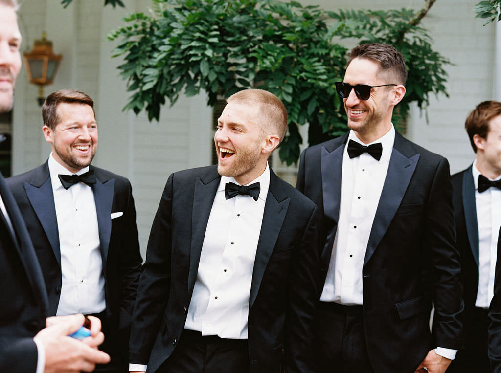 Sophisticated-black-tie-outdoor-wedding-in-portland-oregon-32064_01