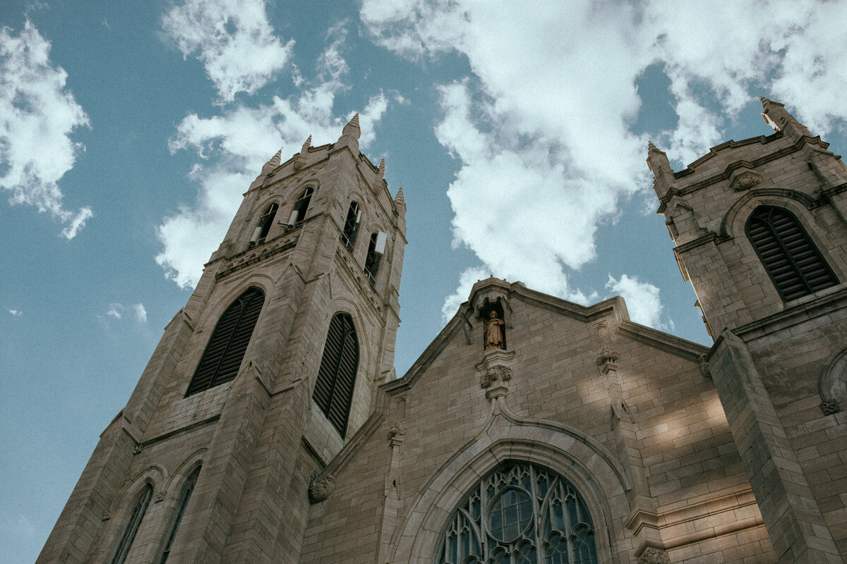 st-viateur-church-Raphaelle-Granger-Luxury-Wedding-Photographer-Montreal-Toronto-10