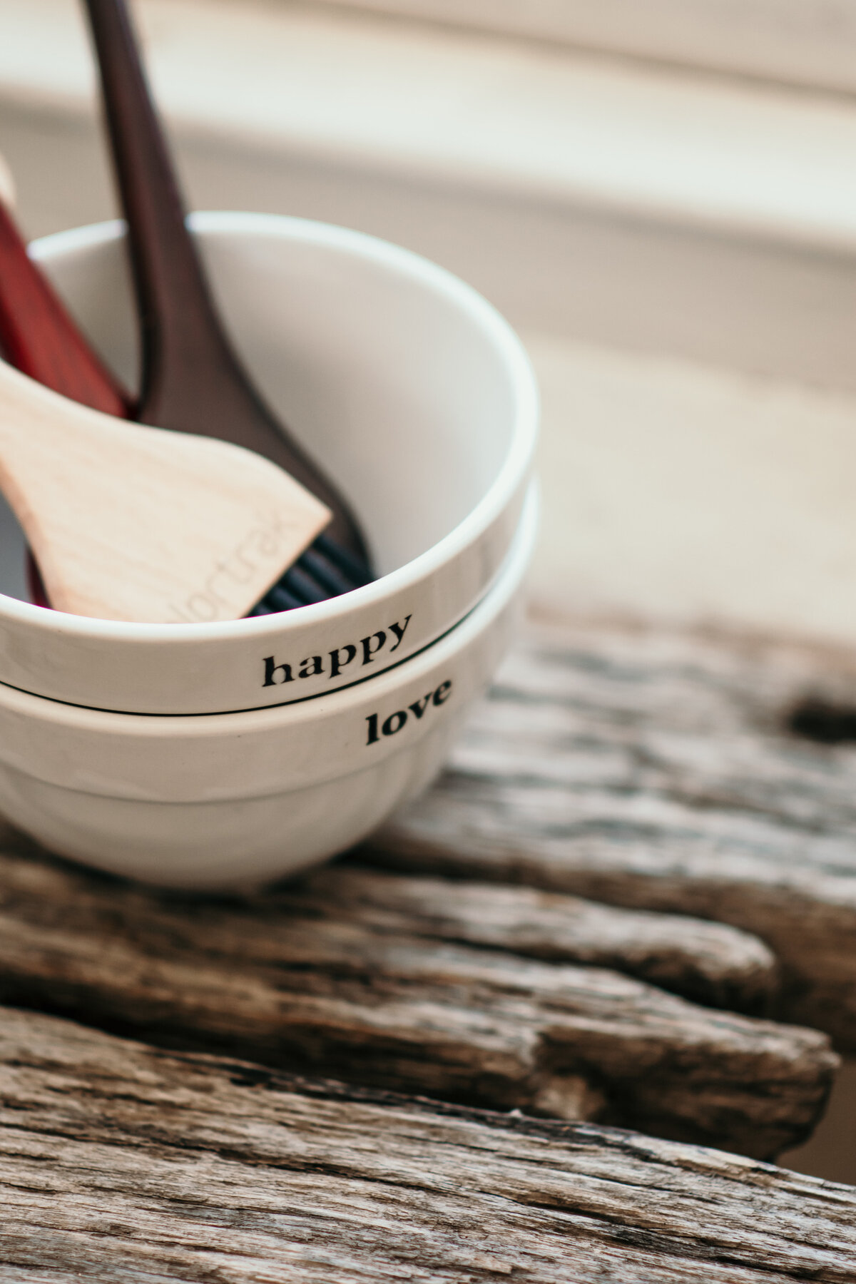 coloring bowls with "happy" and "love" on them.