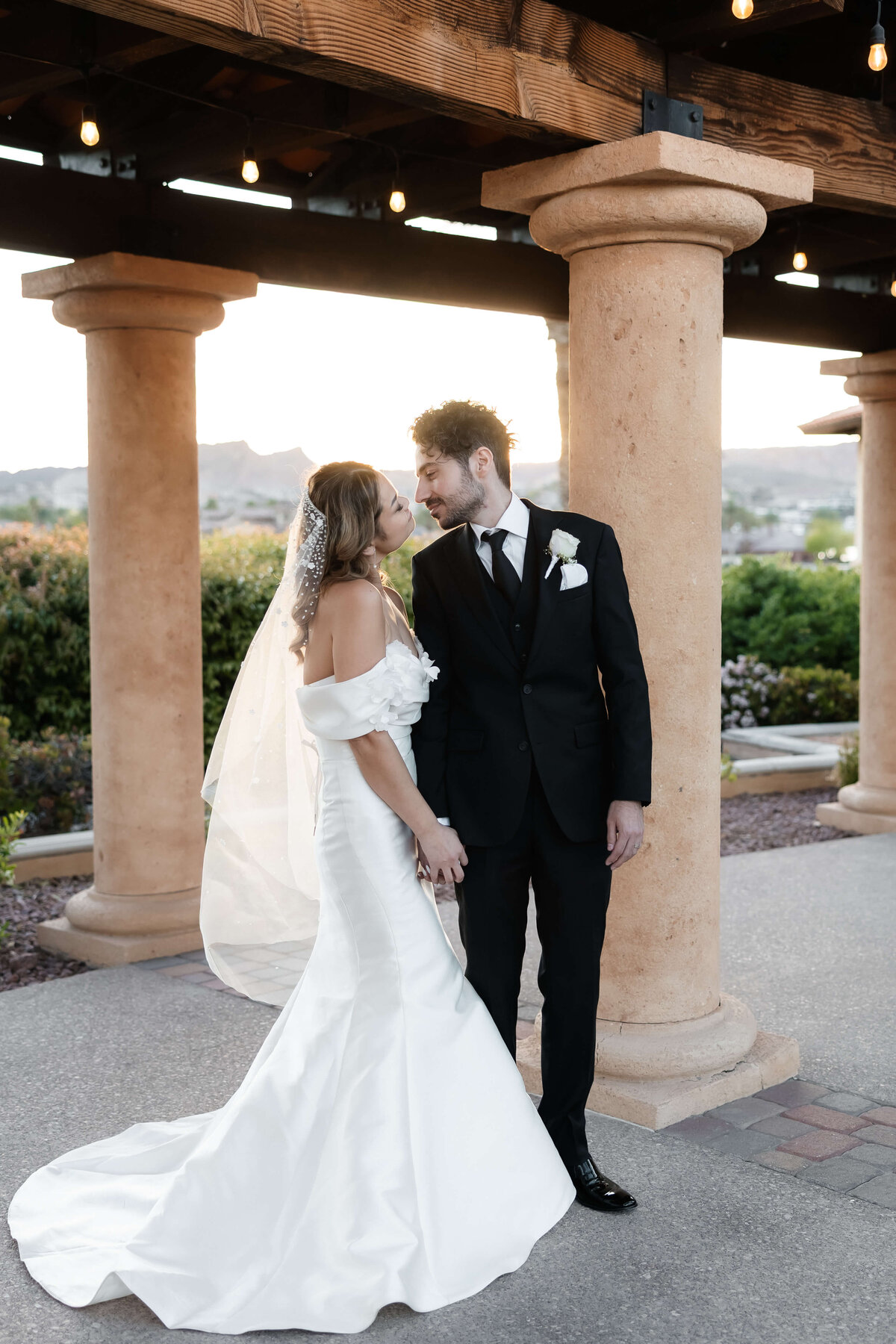 124_riskyexposure_marley-simon_las-vegas-elopement-photography