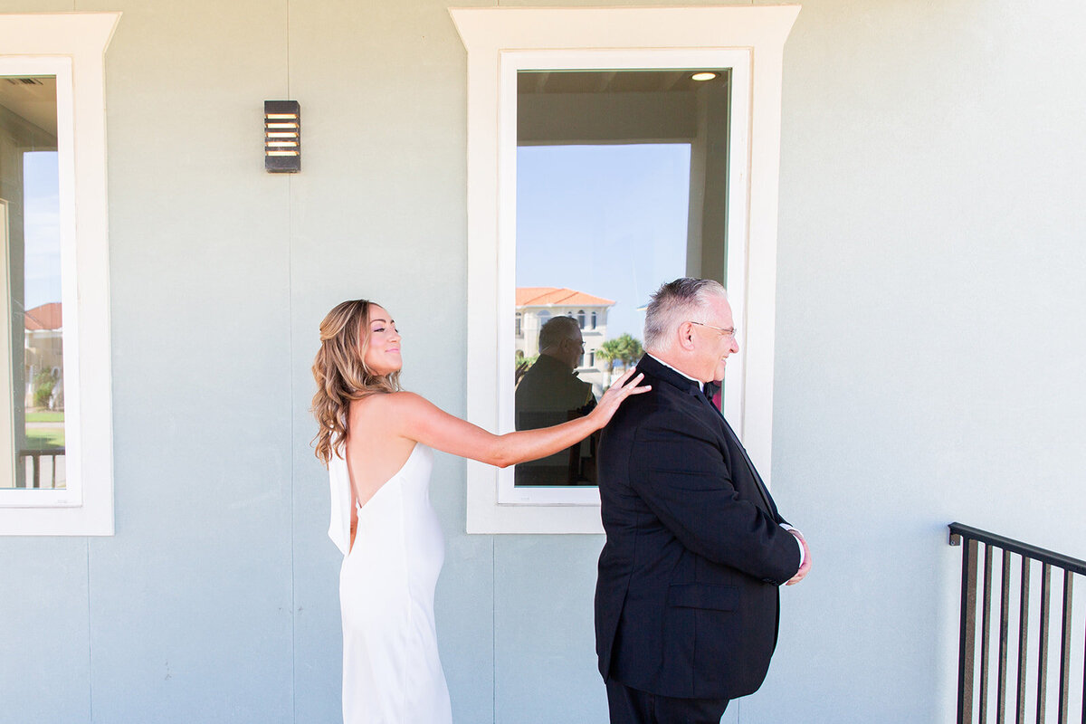 Destination-Wedding-Beach-Kiser-Images8