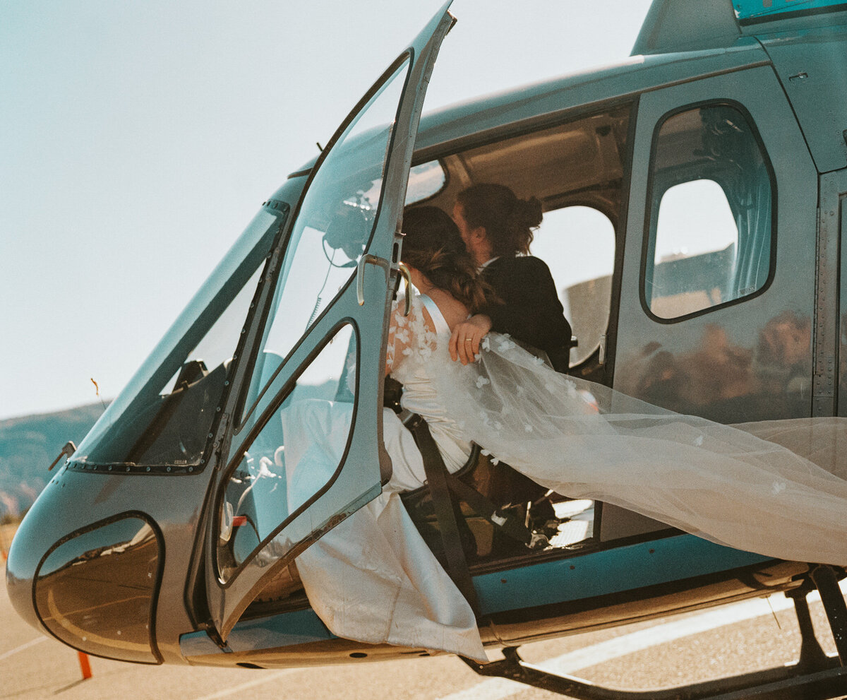 elopement-helicopter-film