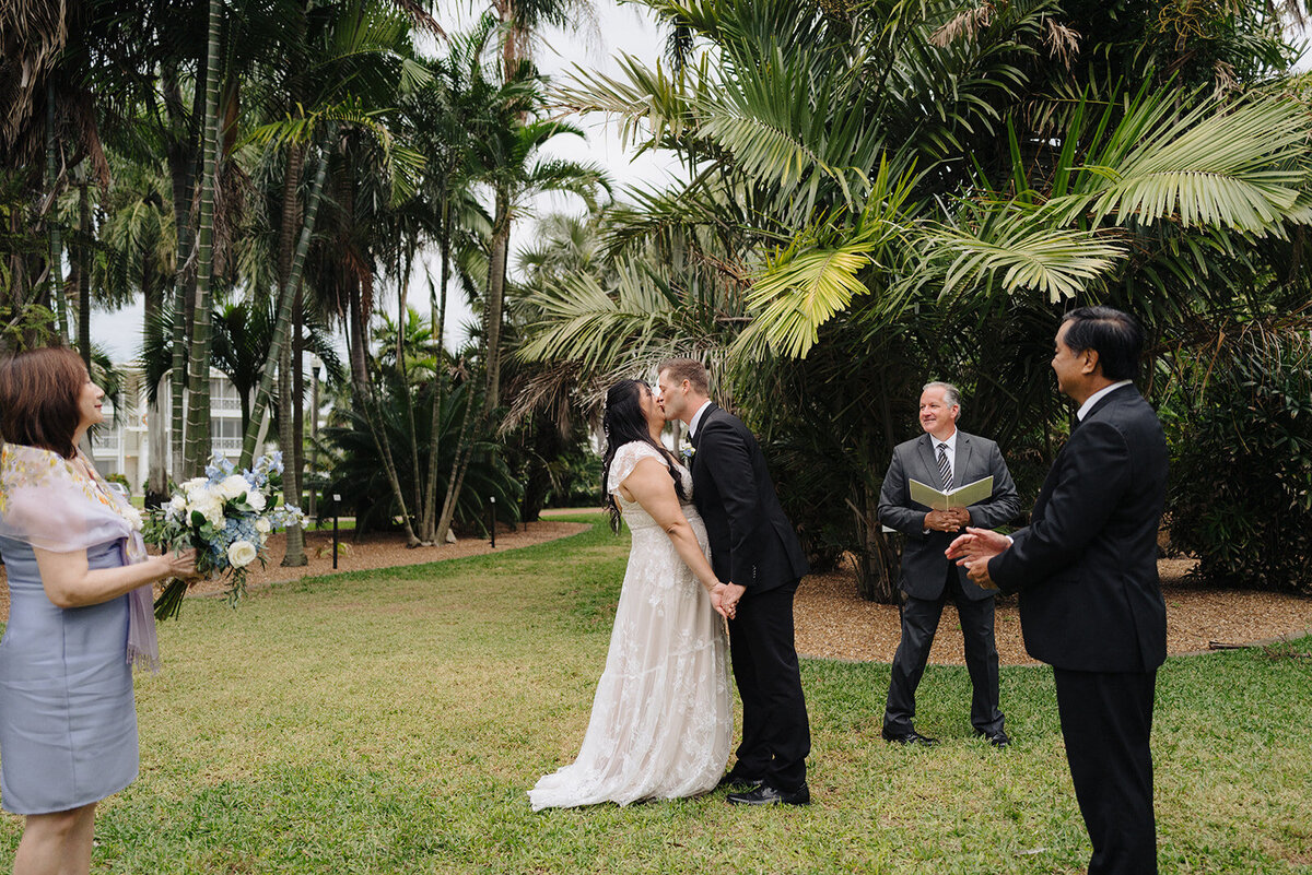 mcneile-photo-elope-tampa-chantilly-chic-celebrations-gizella-kopsick-park-13