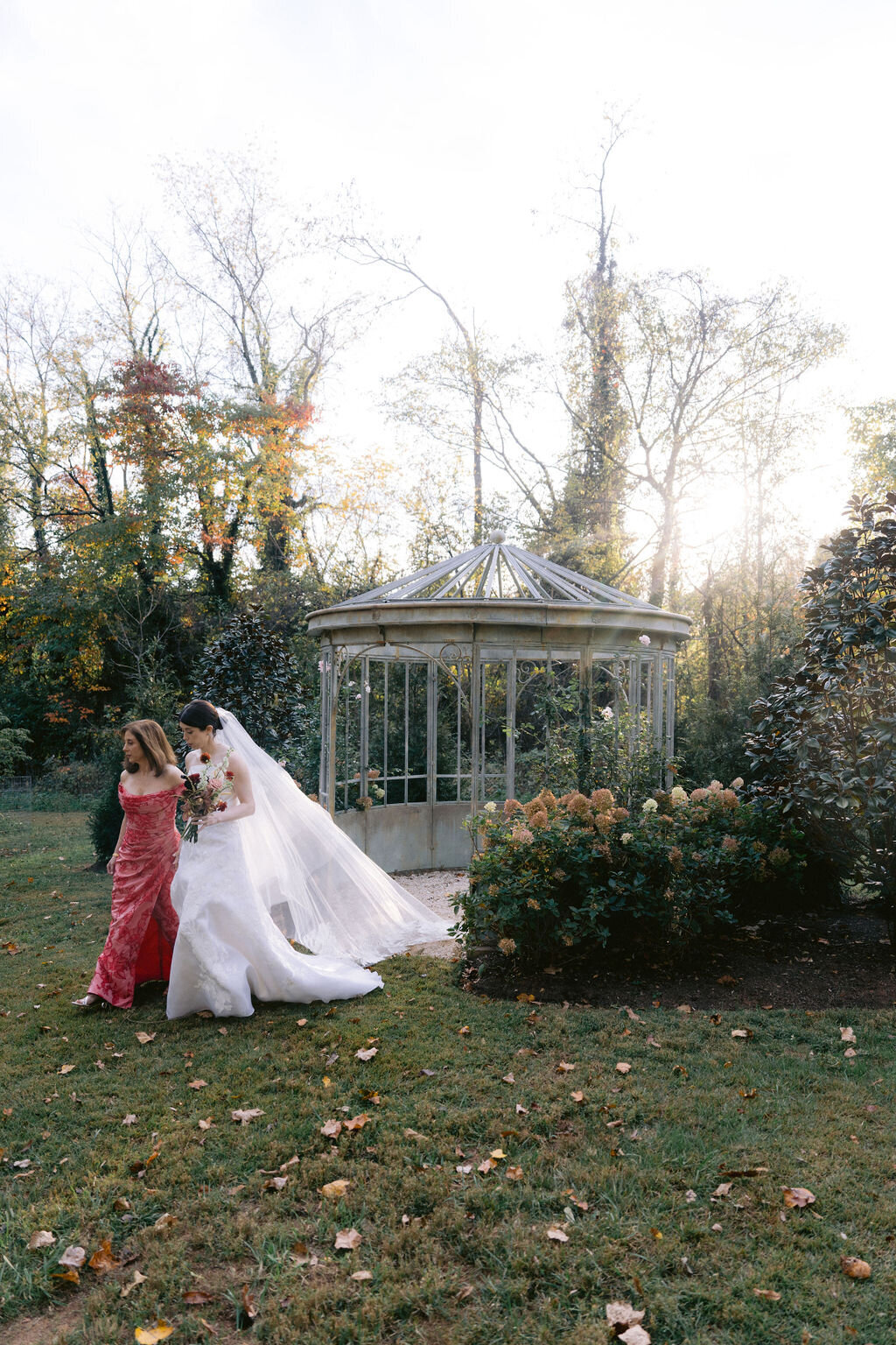 NikkiSanterre_EastCoastLuxuryWeddingPhotographer_CaitieHanrahan_KeswickHallWedding_Jac&Zach-184