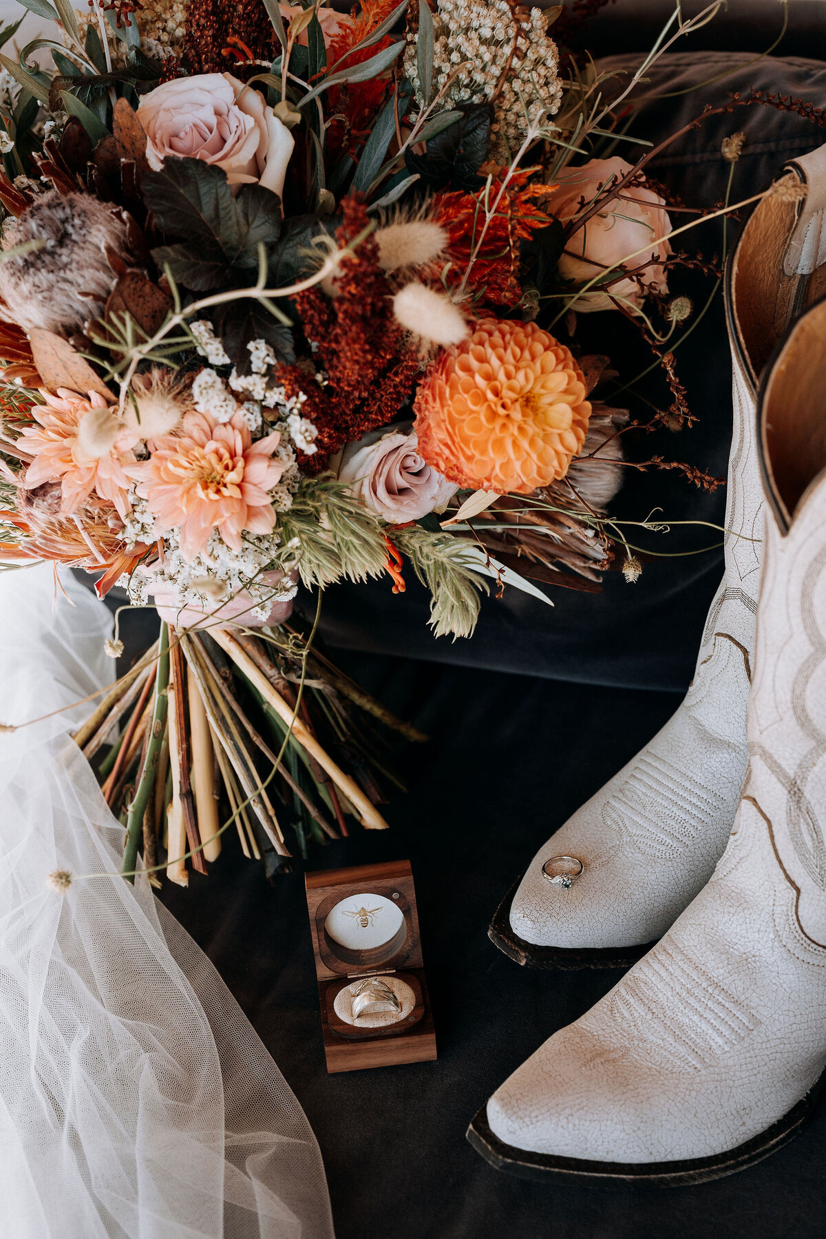 Kim+Jeremy-Daisy&Moss-19.04.23-7