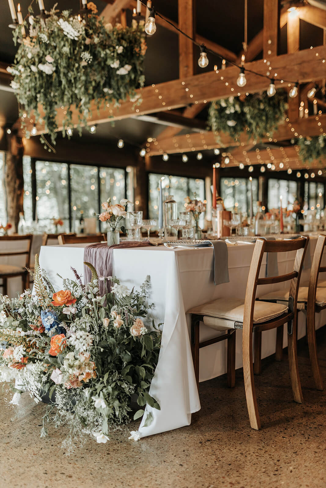 Issy-and-Bella-Floral-Design-Wedding-Florist-Herefordshire-Dewsall-Court-S-J49
