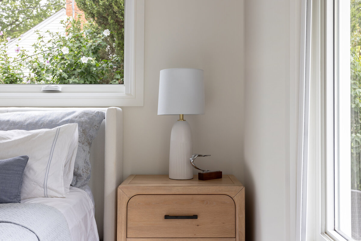 KatCo_Interiors-LakeHouse-PrimaryBedroom-03