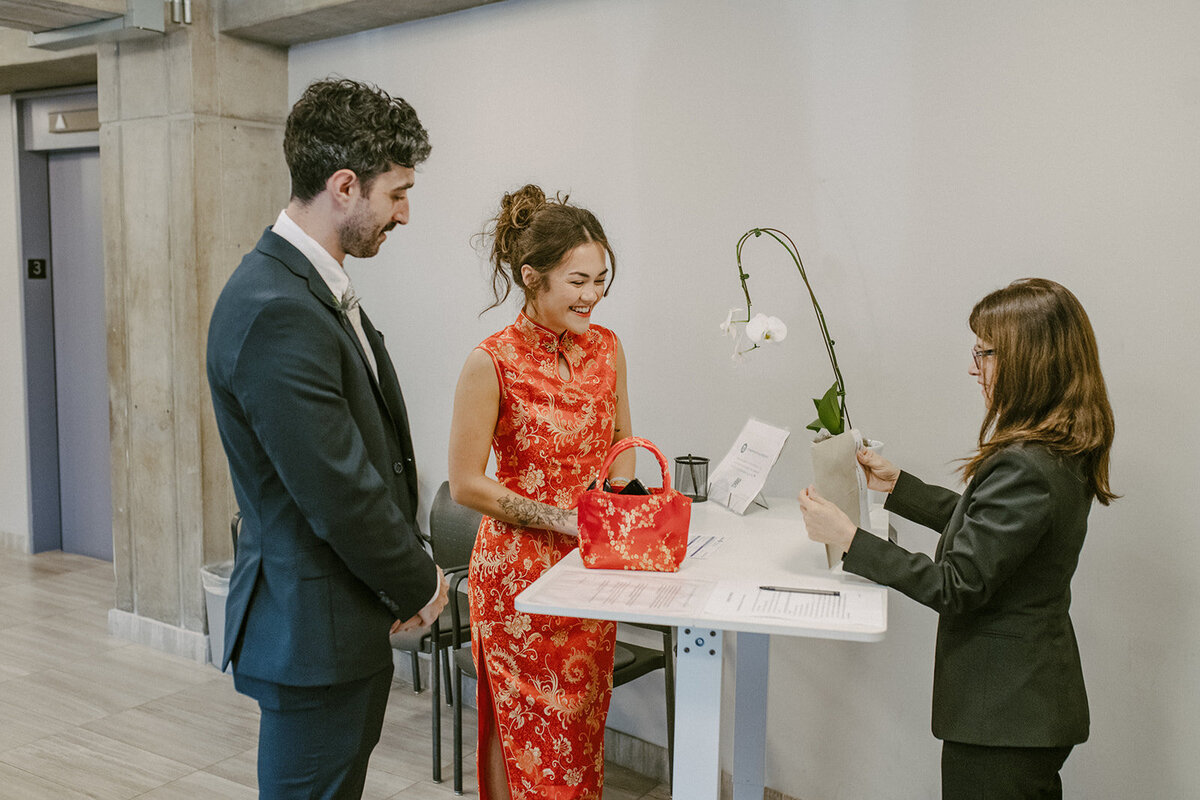 toronto-city-elopement-city-hall-ttc-subway-sugar-beach-fun-romantic-sumer-wedding-2703