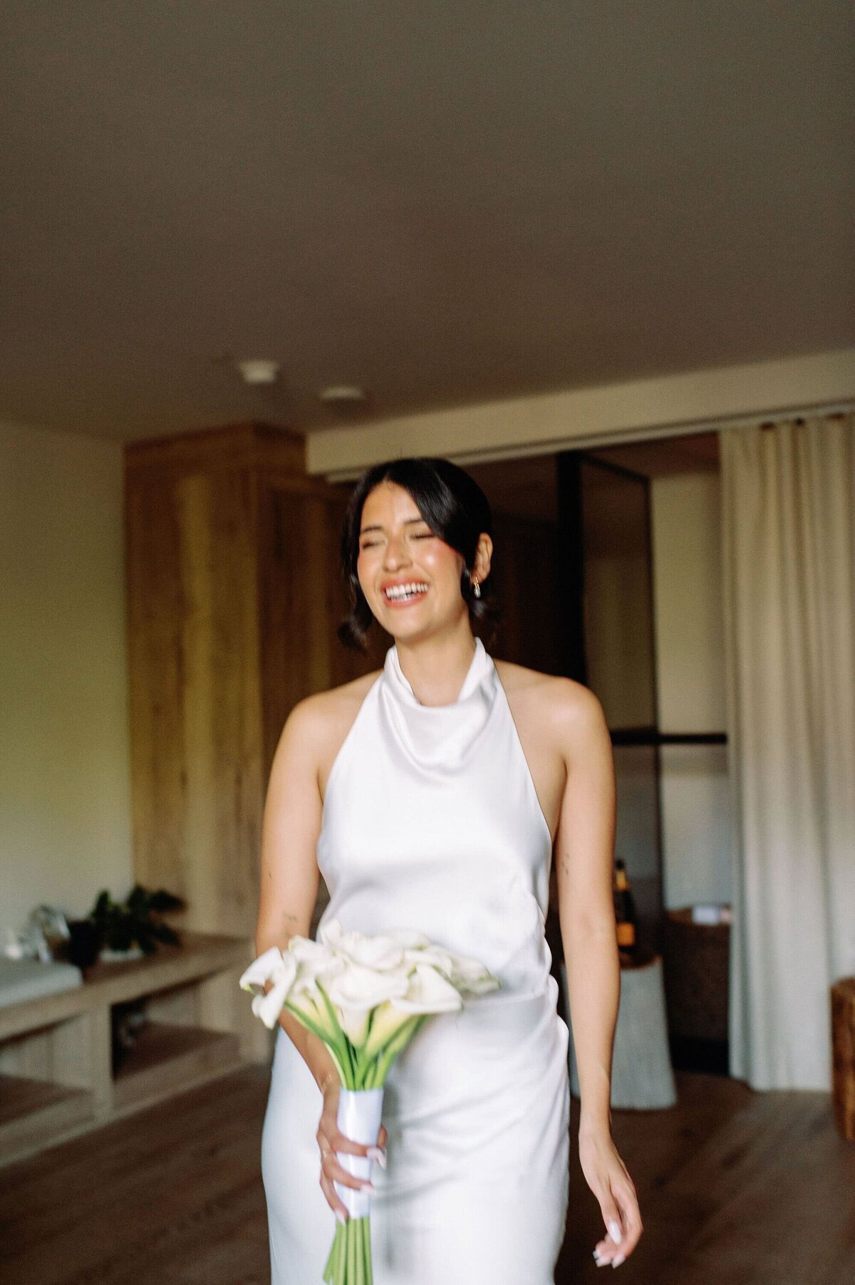 1HotelTorontoWeddingBride-148