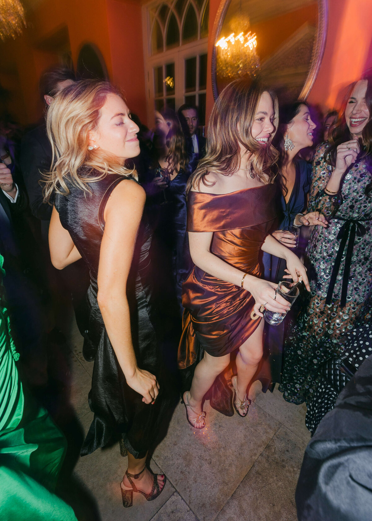 chloe-lowe-wedding-euridge-manor-orangery-dancing-guests