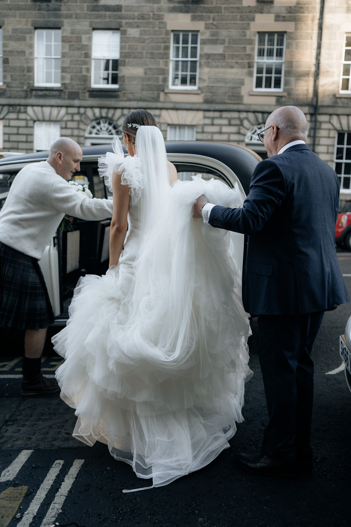 Edinburgh wedding photographer-30