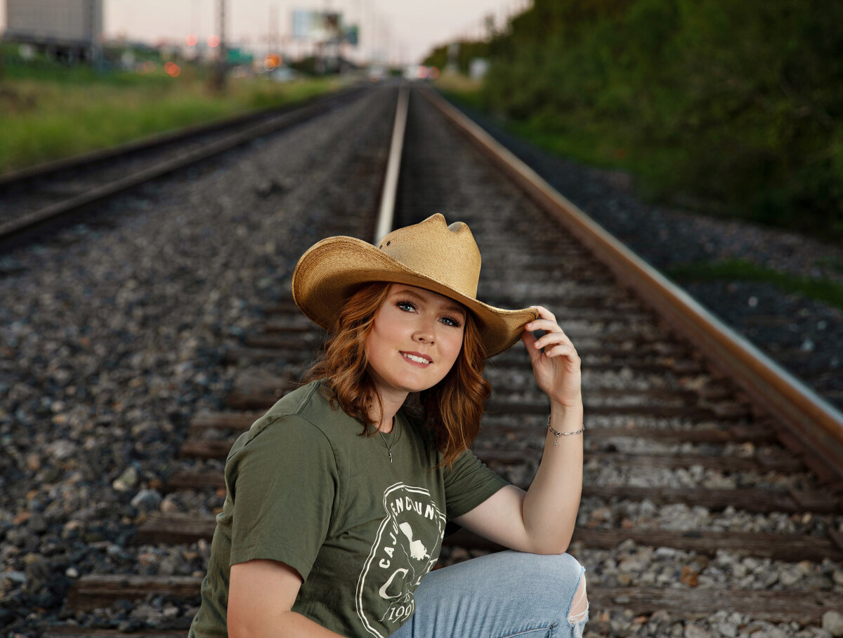 seniorgraduationclassof202520262027bestphotographertudiofamilybirthdaynewbornboyamilynewborngirlfirstbirthdayportraiturephotographystudioportraitsnewborngirlboyfamilyEvaMaganaPhotographychildphotographer (5 of 31)