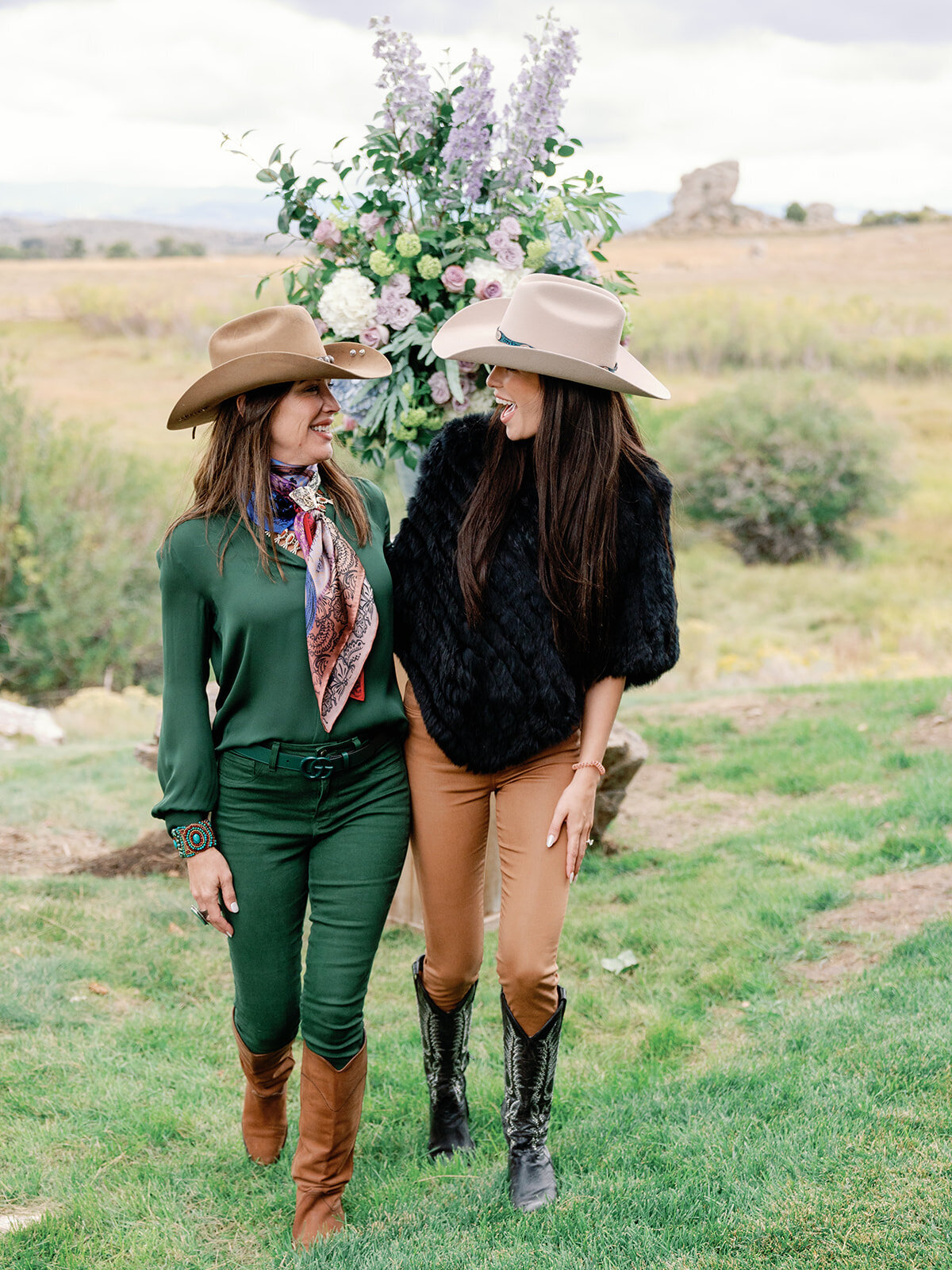 susan-dan-wedding-ladies-horseback-224_websize