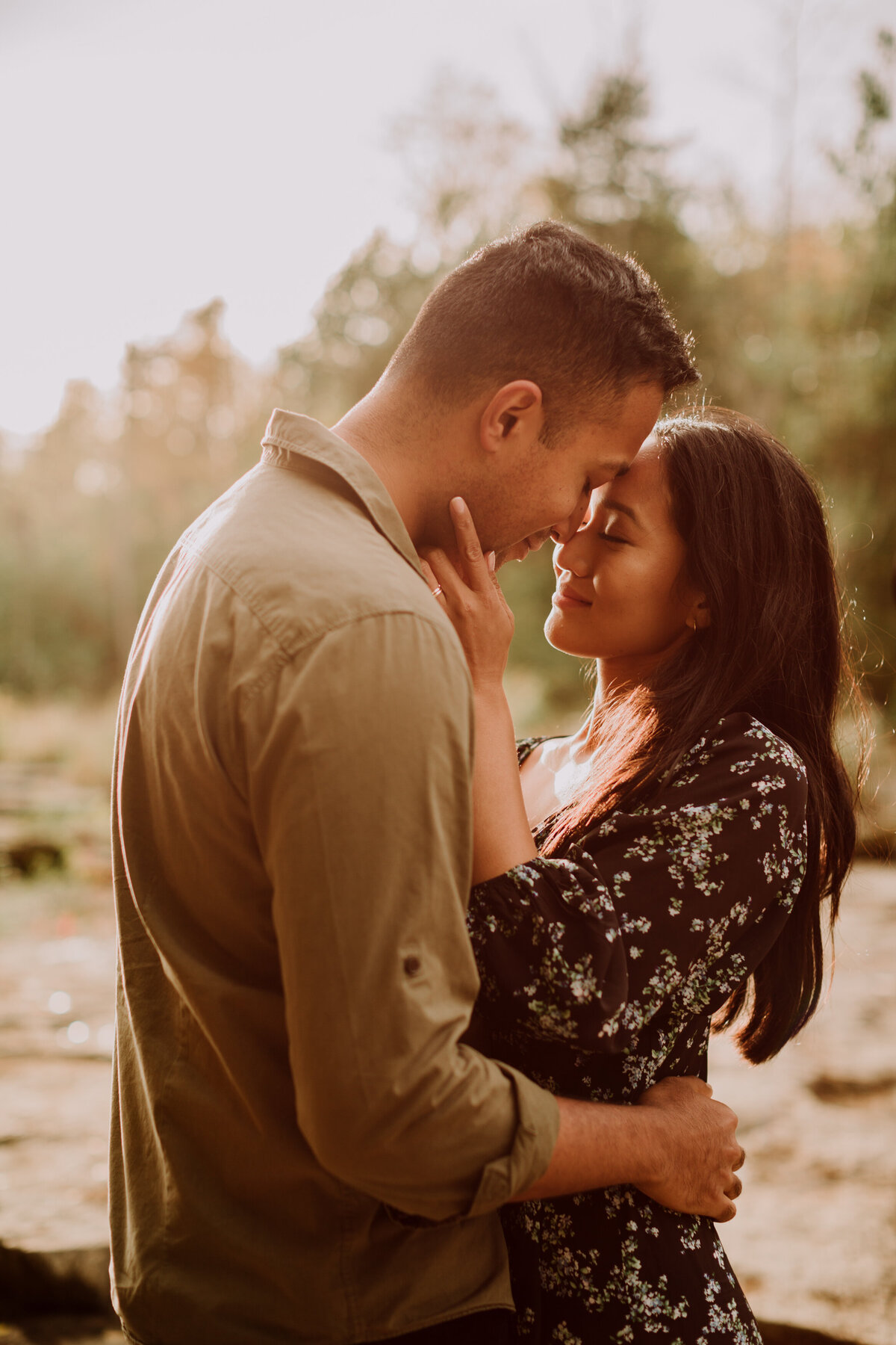 mel-hammad-fall-engagement-niagara-balls-falls-7