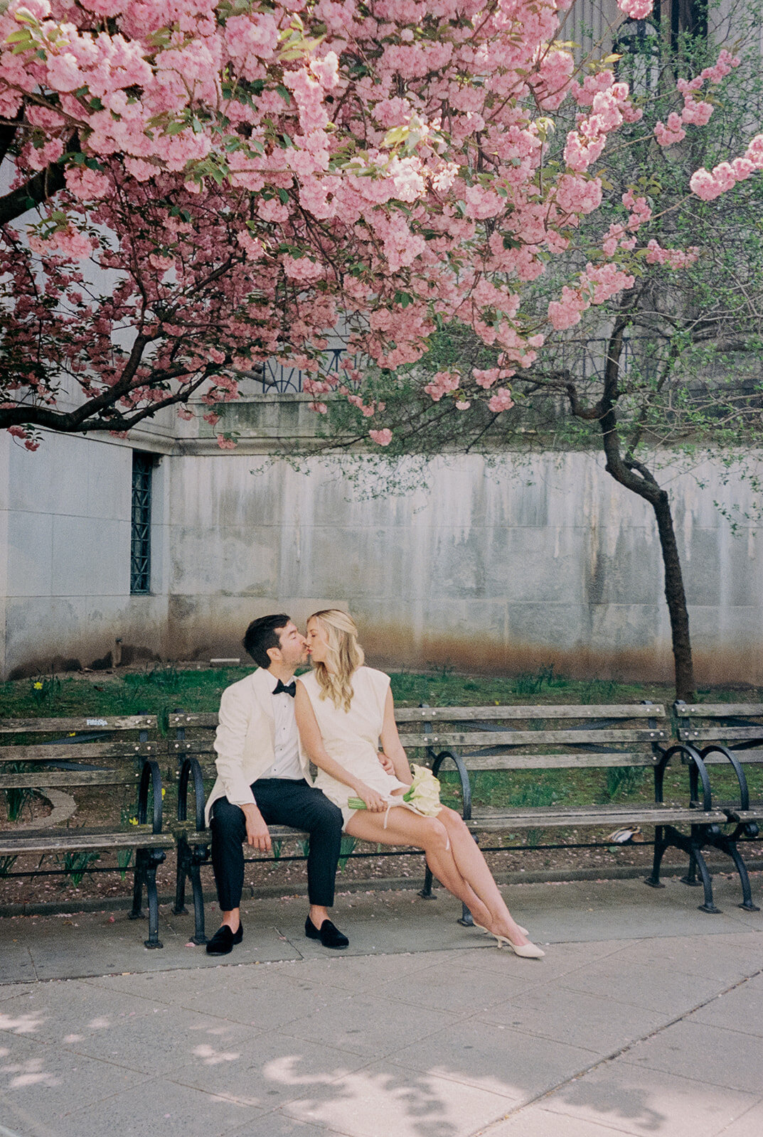 New York-City Hall-Elopement-Chic-Candid-Wedding-Larisa-Shorina-80