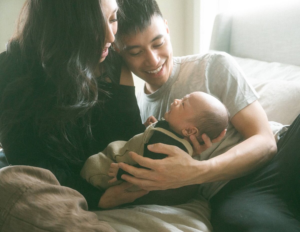 at-home-newborn-family-photos