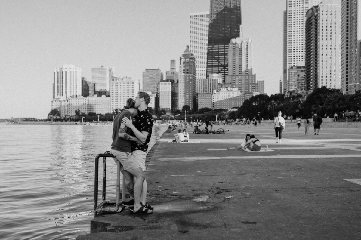 LGBTQ-Chicago-engagement-photographer-14