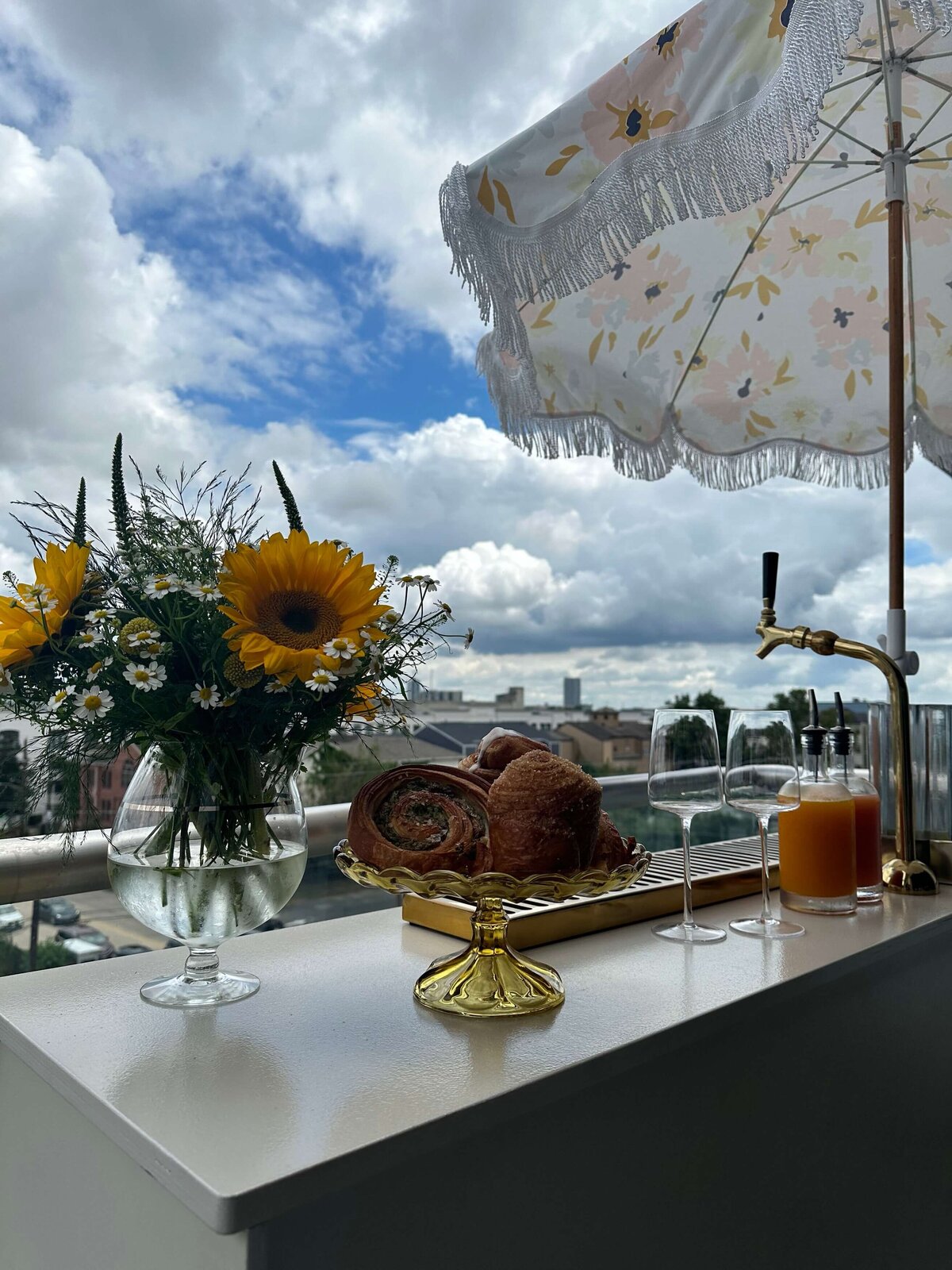 LADIES OF LIBATION LUXURY EVENTS - DOLLY THE CARBONATED COCKAIL CART - BRUNCH PRE-WEDDING PARTY