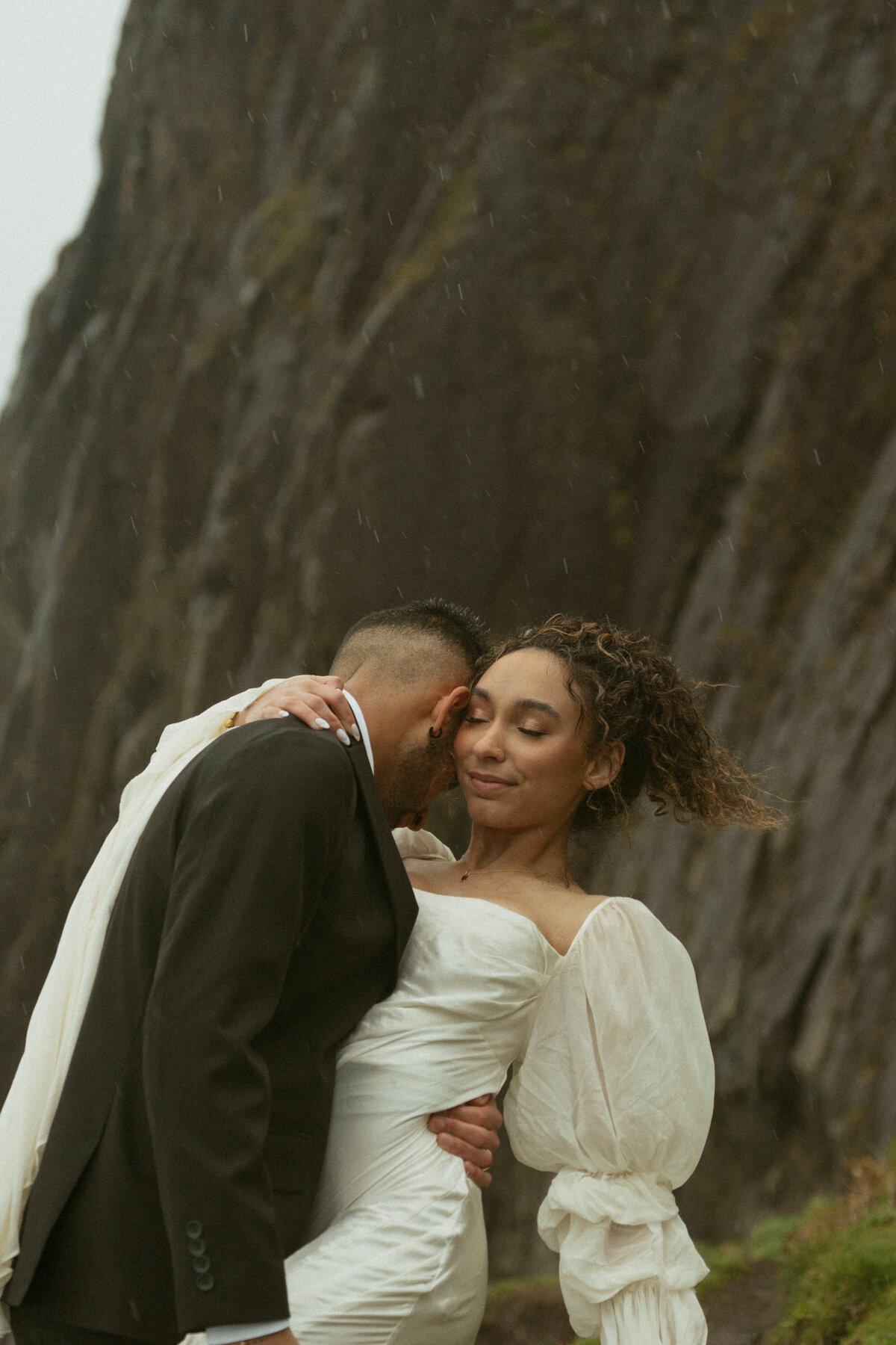 elopement oregon cliff - lizarrietaphotography-26