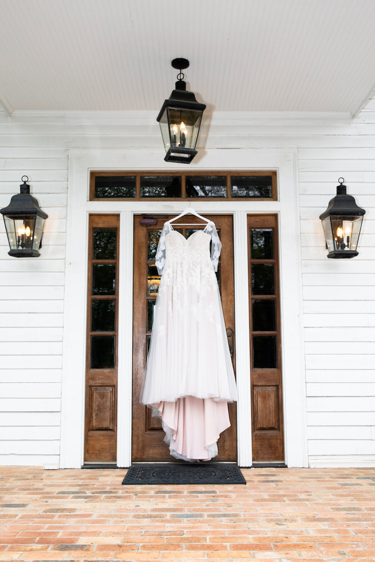 Carl-House-Wedding-Dress-Photography-Auburn-Georgia