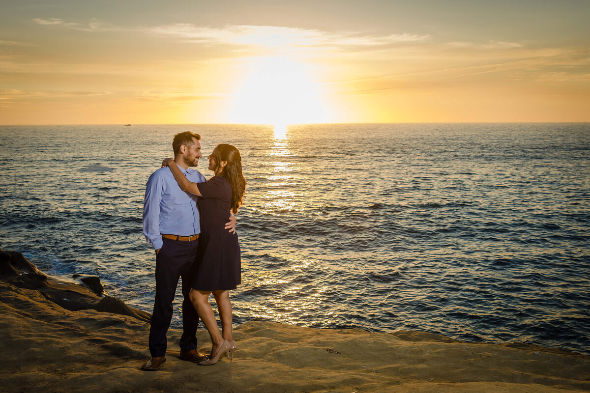 modern-engagement-photo-shoot-la-jolla-cliffs-tim-otto