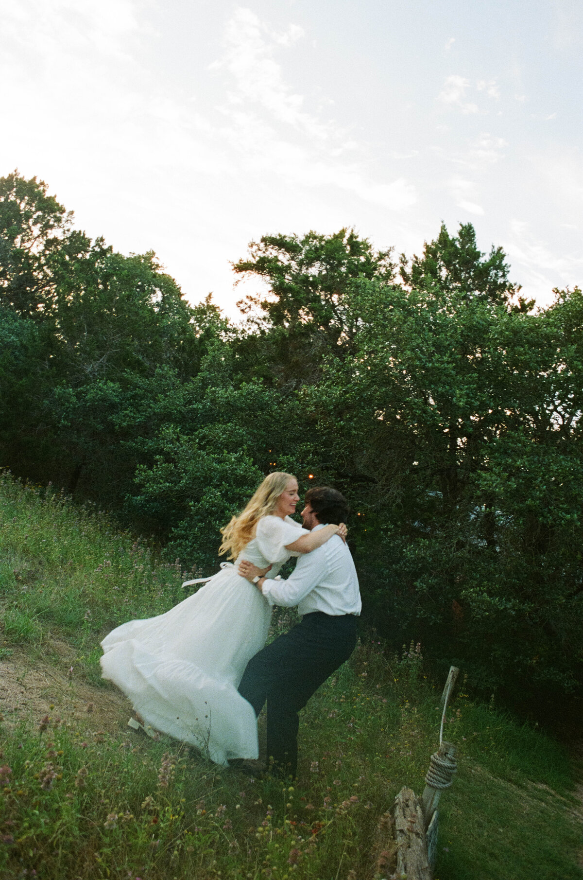 Chloe&ThomasWeddingPhotos_Sunset_AustinWeddingPhotographer_HereafterFilms-30