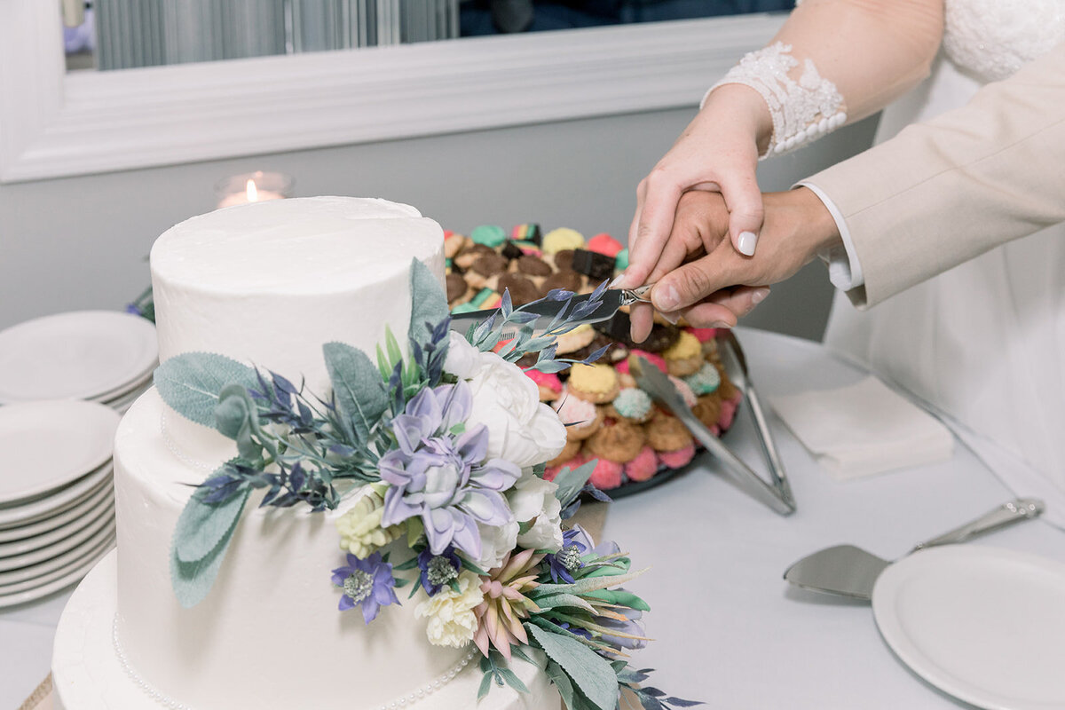 Detroit-Michigan-Wedding-Photographer-Heather-and-DJ-37