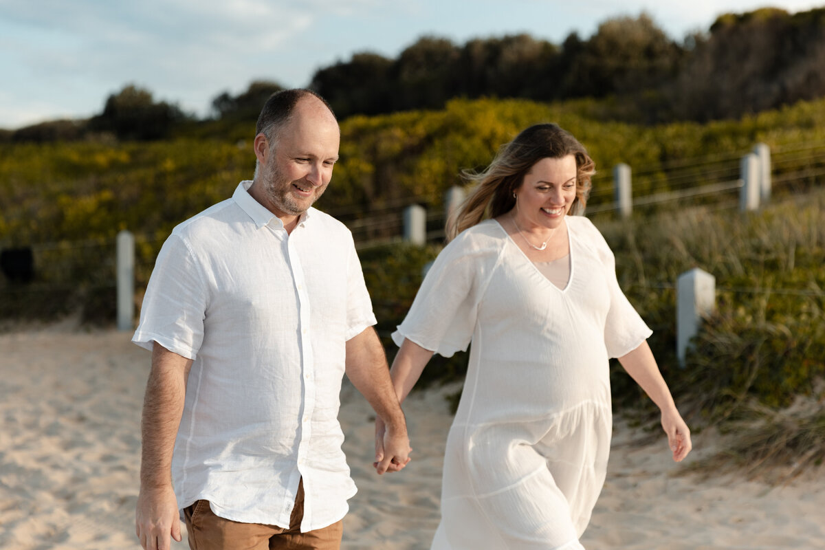Maroubra Beach Tom & Jen Maternity Shoot 2023 Roam Ahead Weddings & Media-38