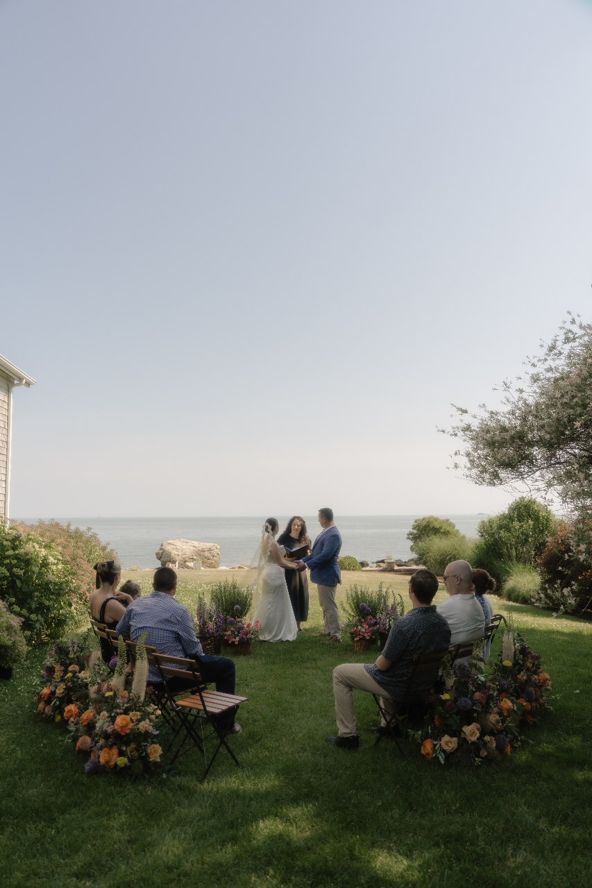 grounded-wildflower-ceremony-flowers-ct