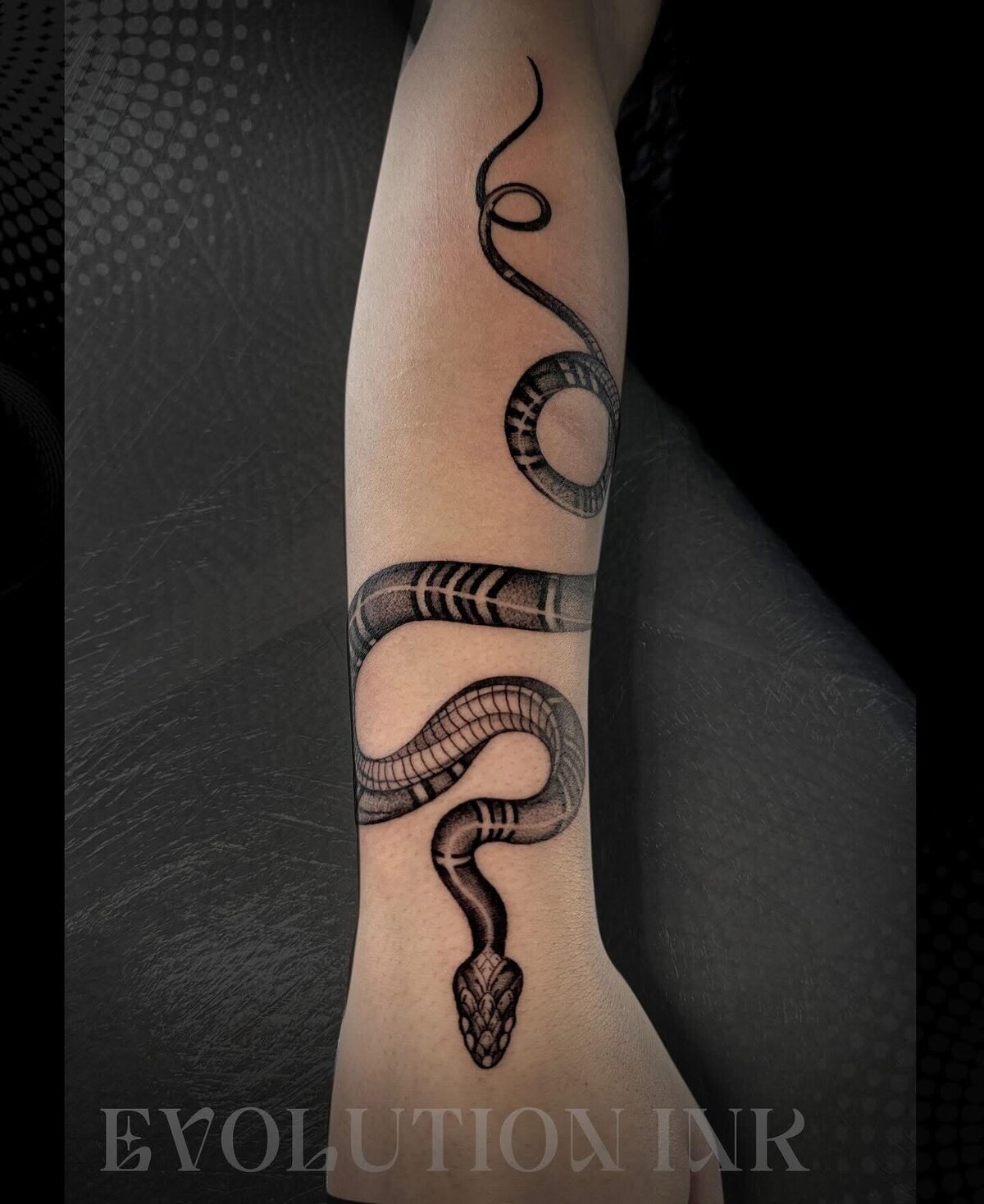 bloody-ink-natasja-tattookuenstler-zuerich-oberland-hinwil (8)