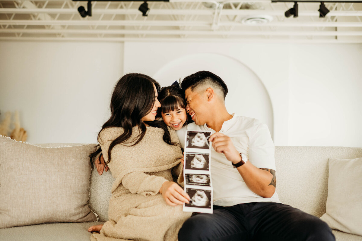 Maternity-Photoshoot-Studio-Las-Vegas (1)