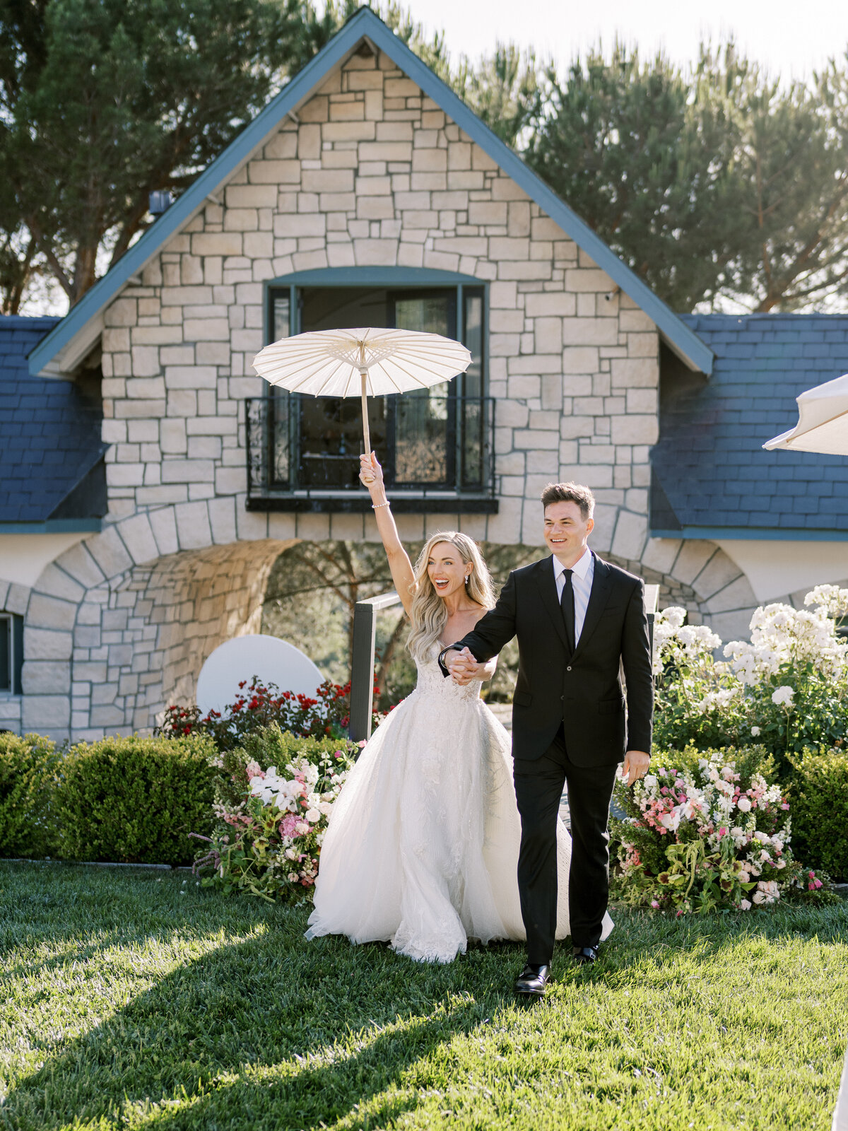 A Romantic Chateau Noland Wedding by Leana Myra Photography 