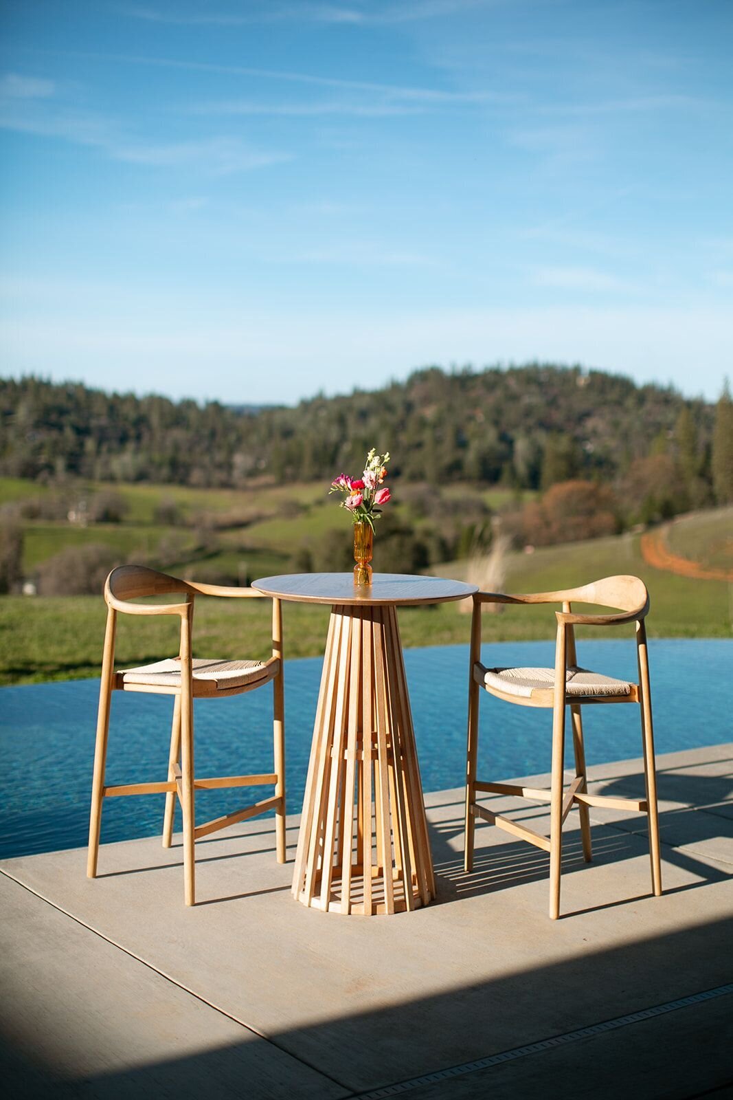 cocktail-table-by-pool